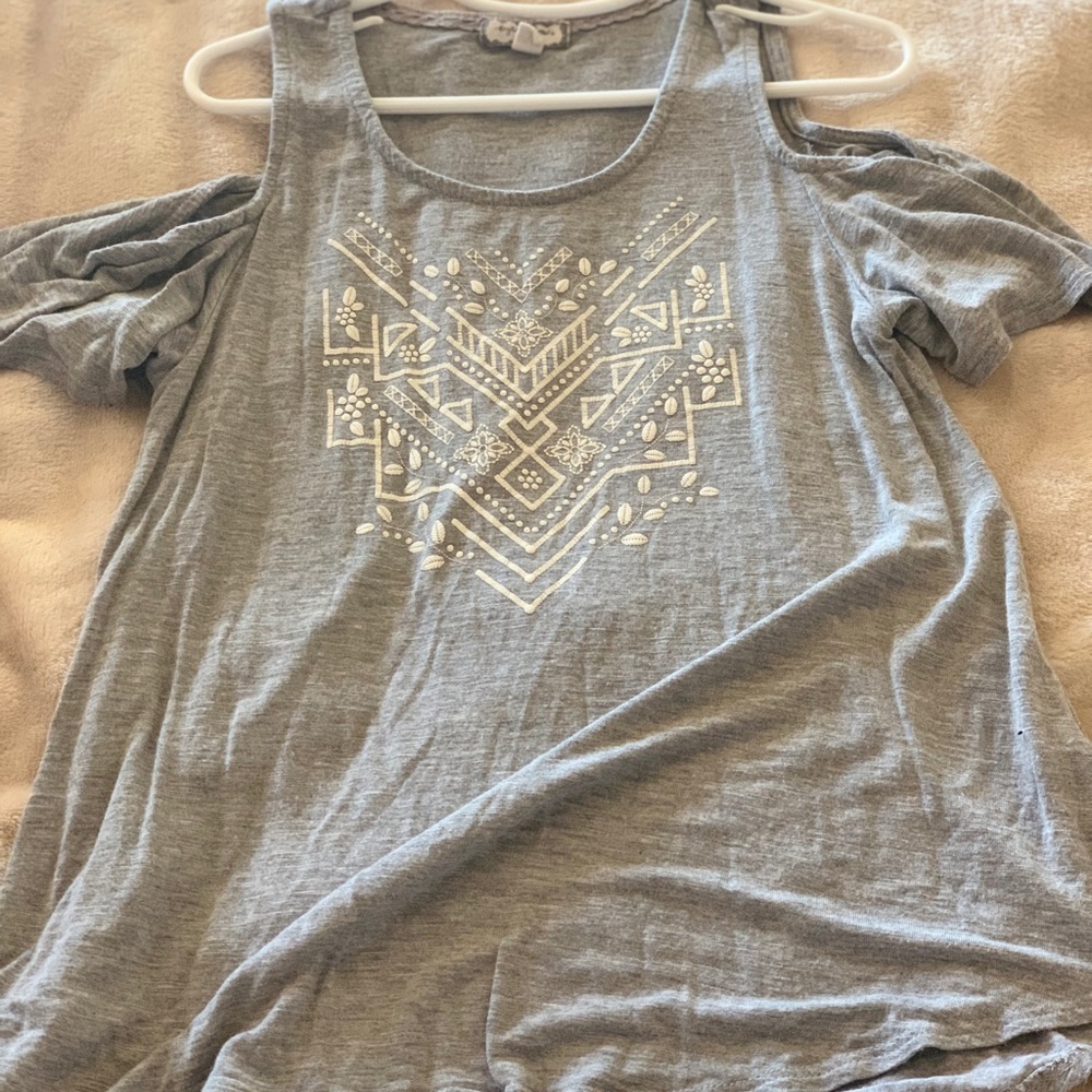 Grey no shoulder loose shirt